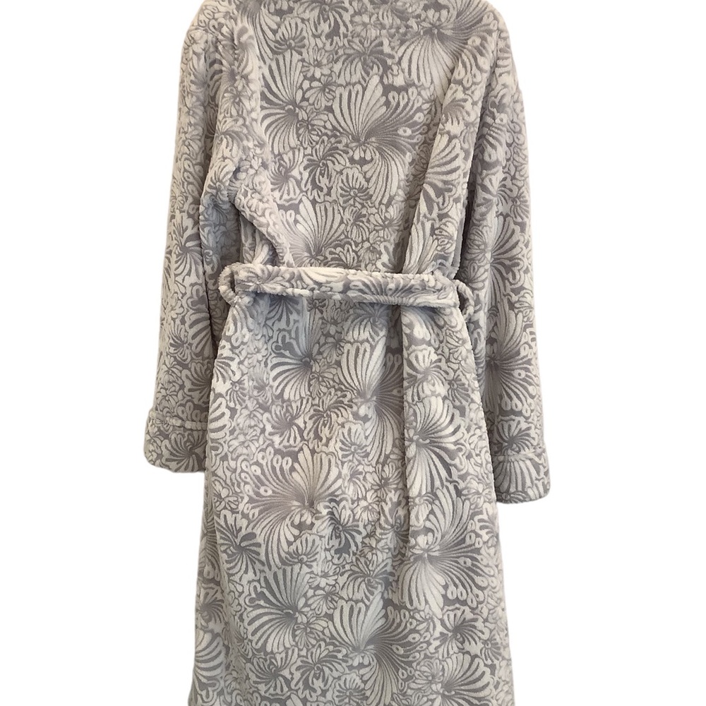 daniel Buchner robe - Picture 3 of 6
